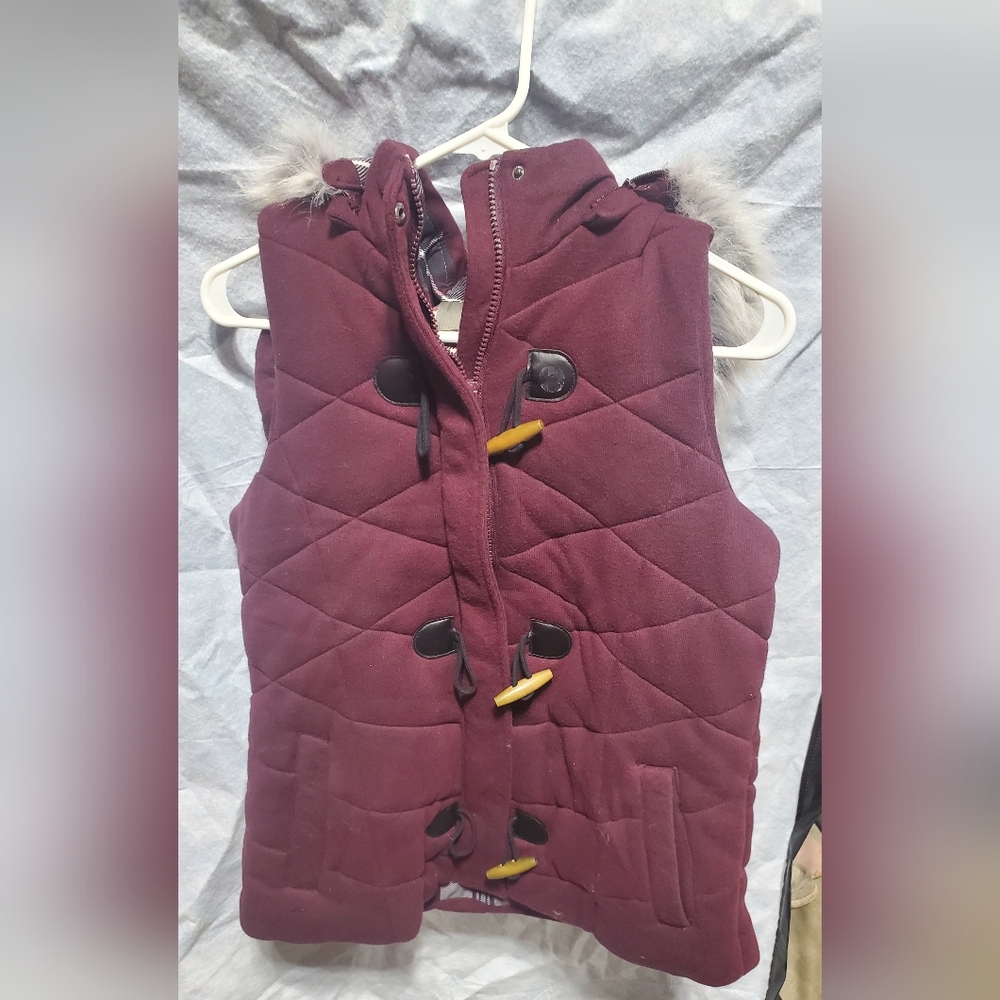 Maurices vest, size M